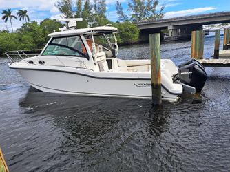 31' Boston Whaler 2014 Yacht For Sale